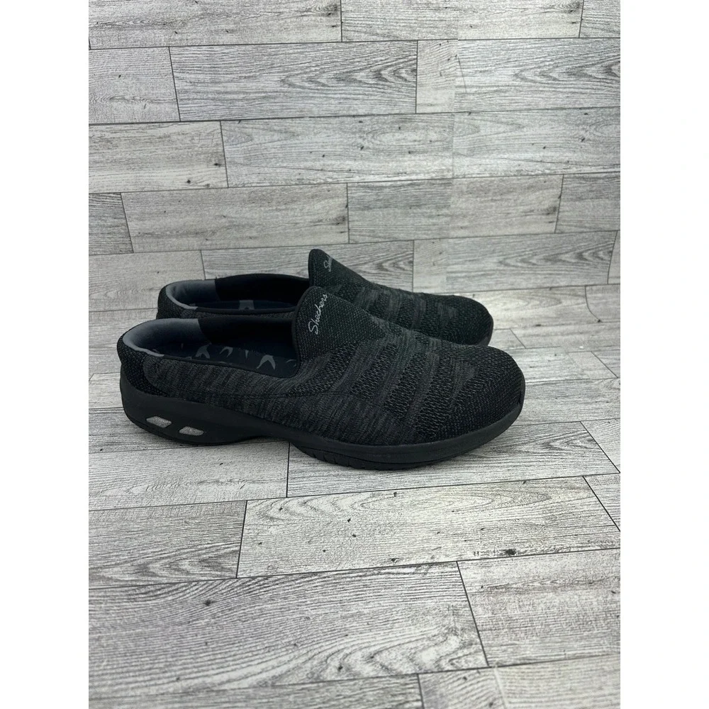 Skechers Relaxed Fit 44915 Black Knit Slip On Sneakers Womens Size 9 Memory Foam